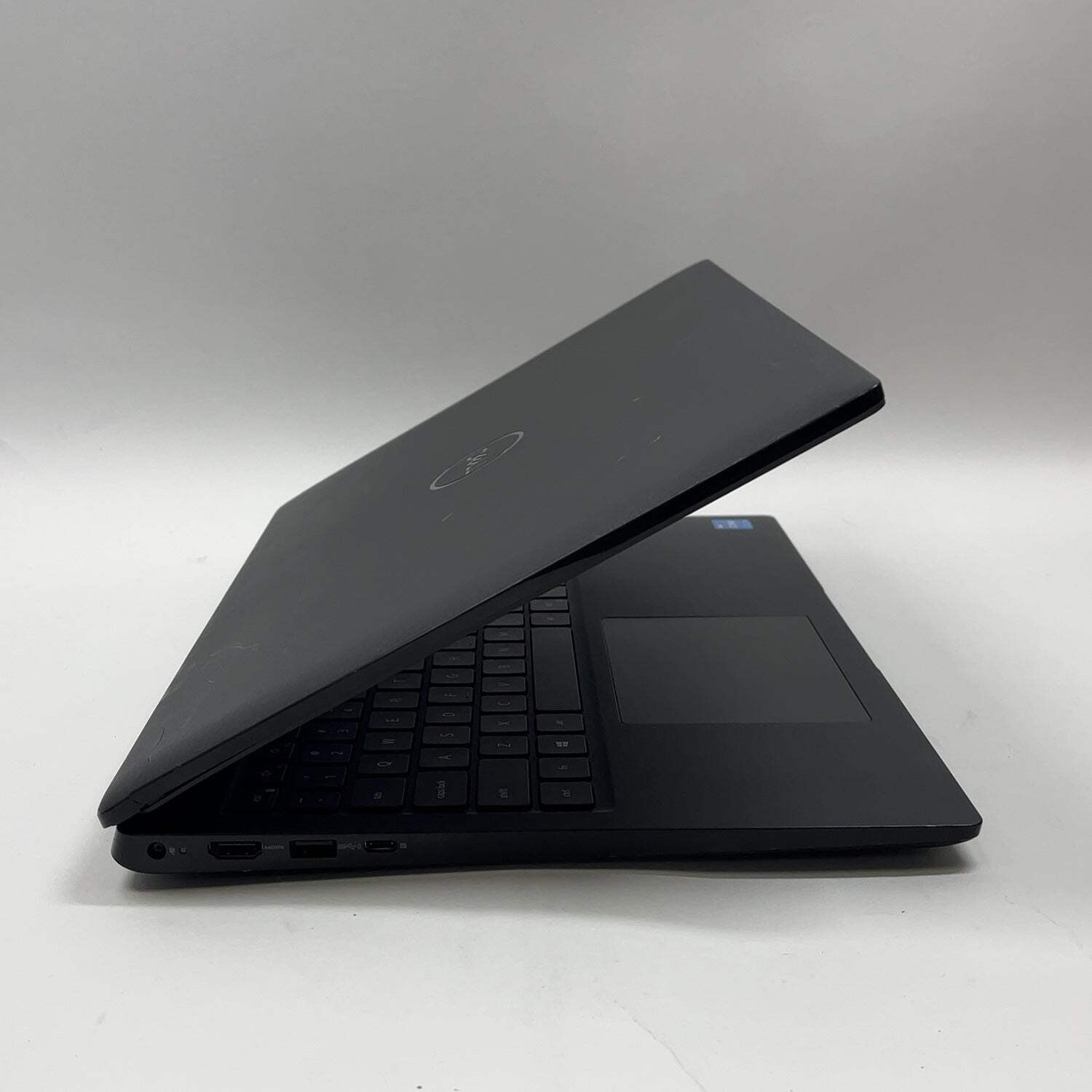 Dell Latitude 3520 15.6″ i5-1135G7 2.4GHz 16GB RAM 1TB SSD