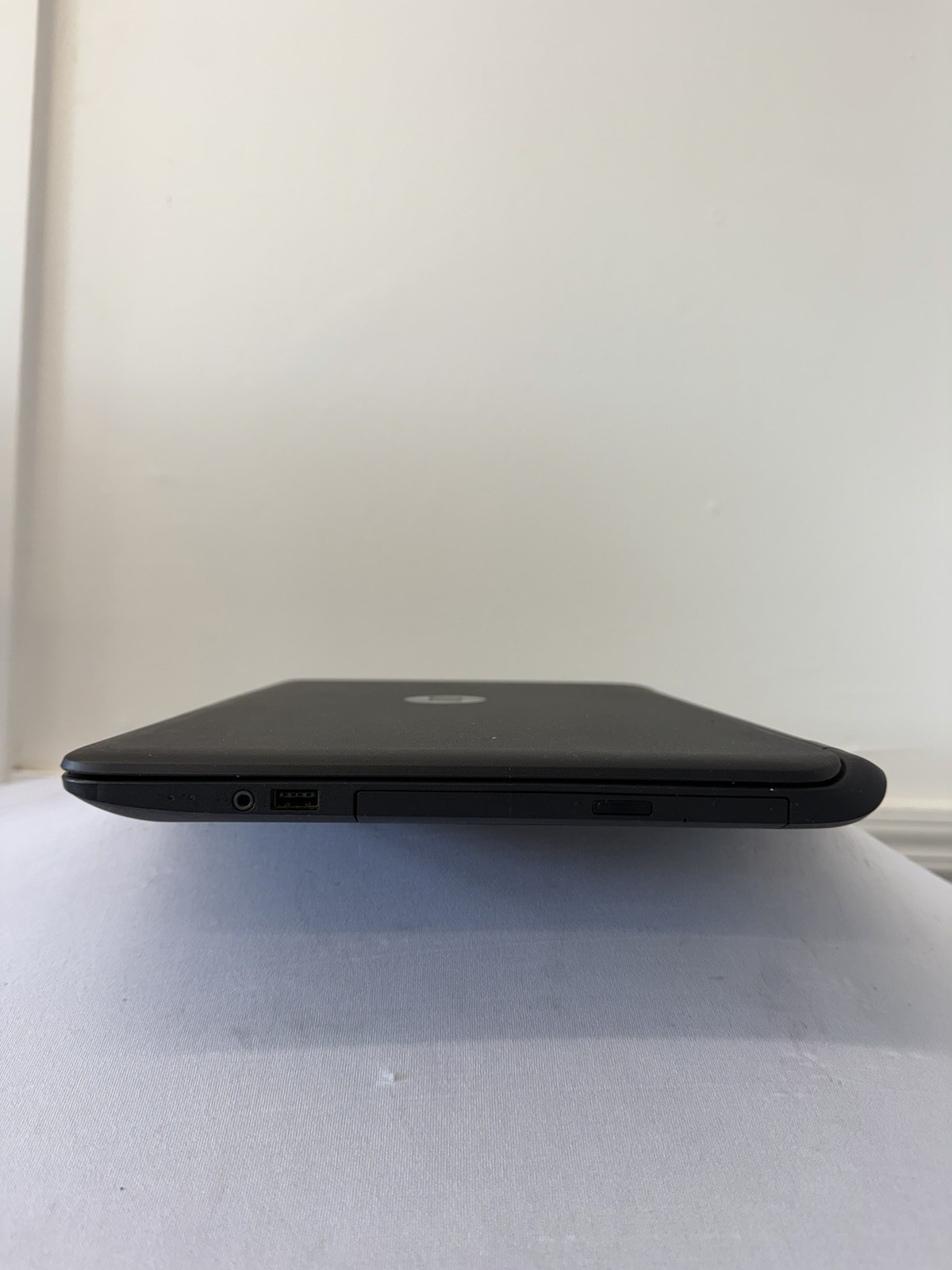 HP Laptop 15-f222 wm – Good Screen – Intel Pentium N3540 – Read Des