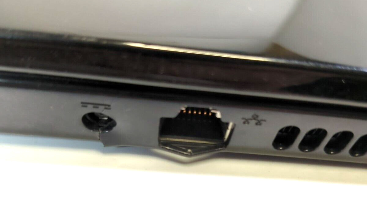 Dell Inspiron 5555 AMD A8-7410APU 2.20 GHz 4GB Ram 500GB HD For Parts