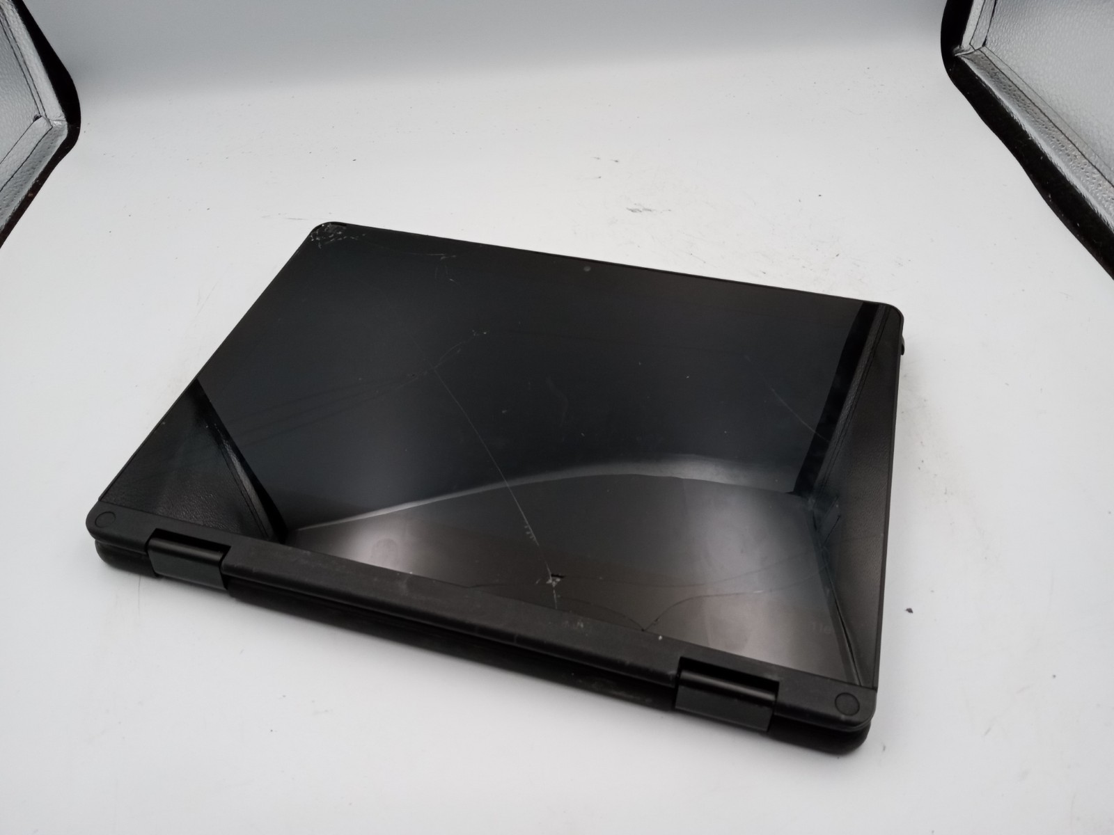 Lenovo Thinkpad 11e Yoga Gen 6 11.6″ 2in1 Laptop Intel m3 8th Gen – PARTS -RR