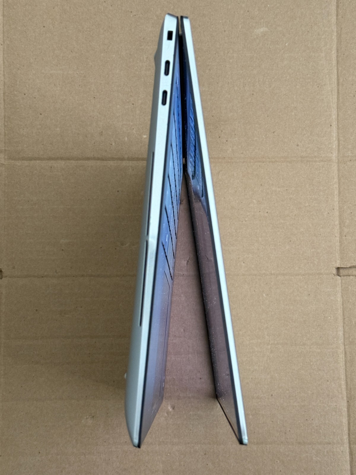 Dell Xps 9530 i9-13900h 64gb DDR5 Ram 4070 RTX GPU 1tb SSD 15.6″ OLED 3.5K Win11