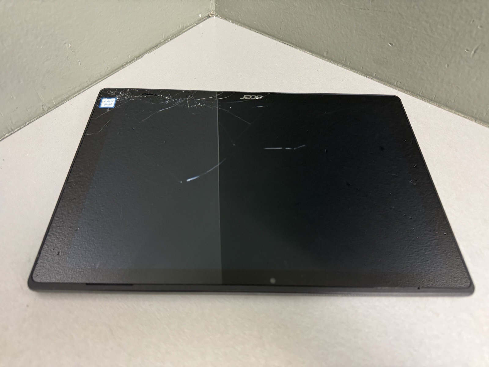 Acer Switch 5 2-in-1 N17P5 Core i3-7130U 2.70GHz 128GB 4GB Ram #2