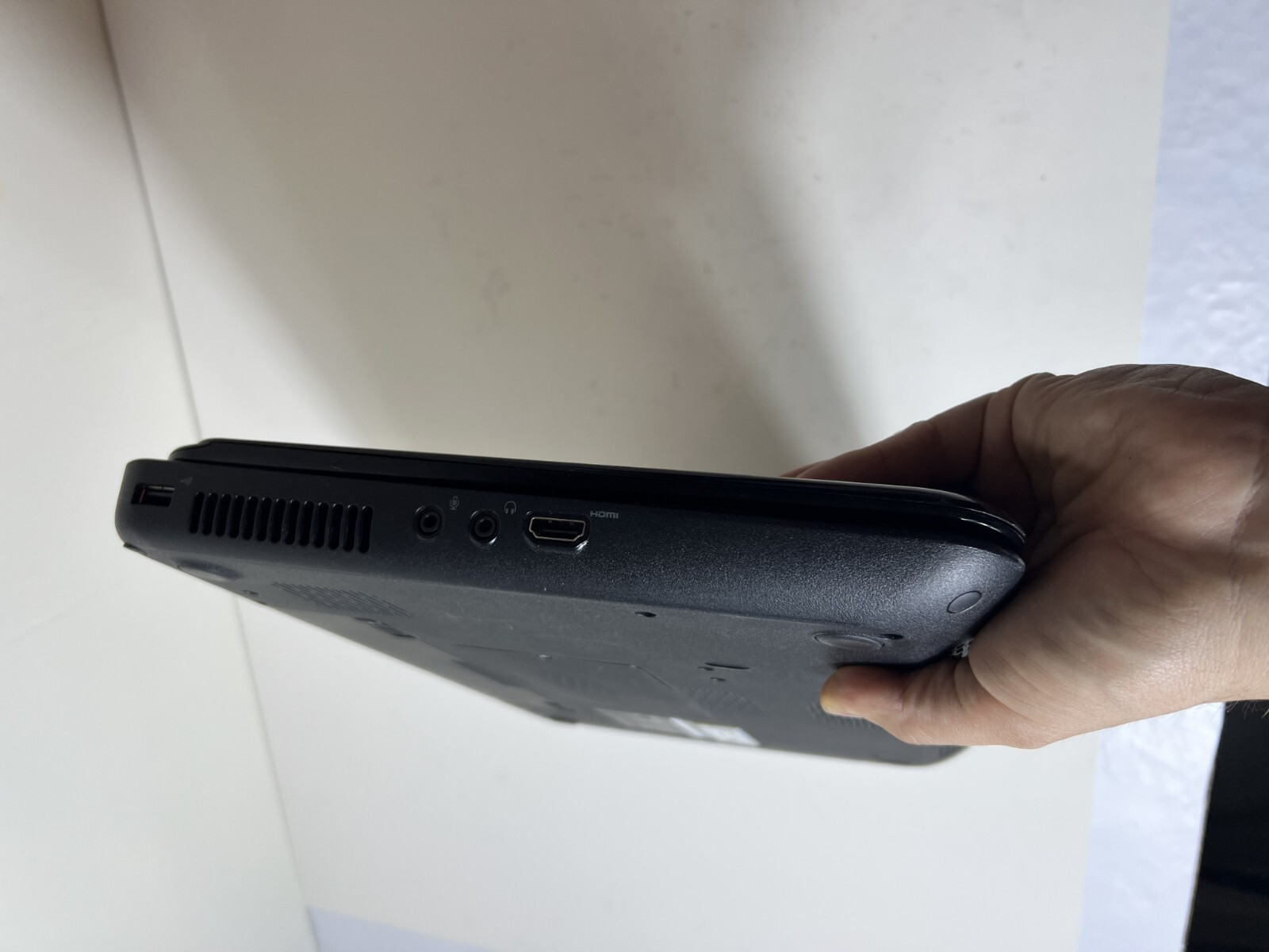 Dell Inspiron N5010 15.6″ Intel Core i3 m370 @ 2.40 GHz 2GB DDR3 128GB SSD As-Is