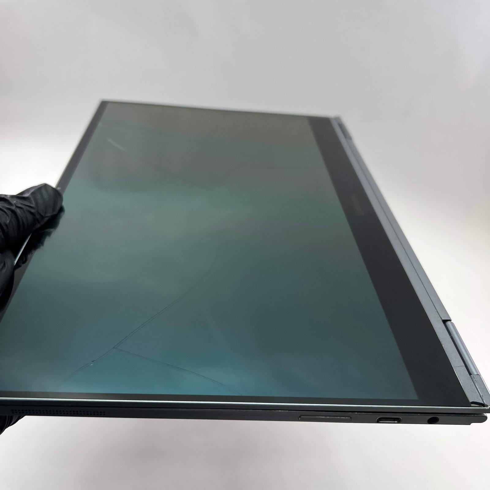Broken Screen Samsung Galaxy Chromebook XE930QCA i5-10210U 1.6GHz 8GB RAM 256GB