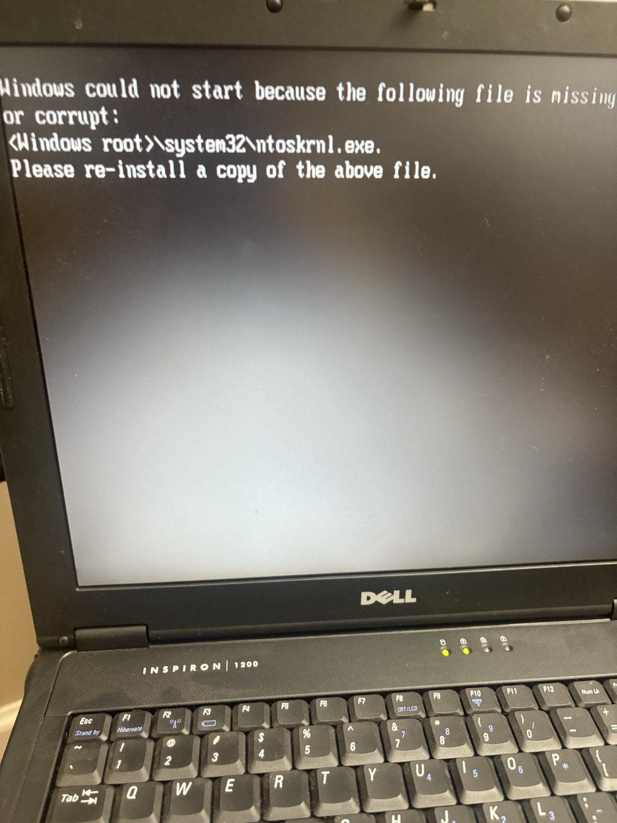 Dell Inspiron 1200 Intel Celeron M 1.40GHz 256MB, No battery, Has Power Cord