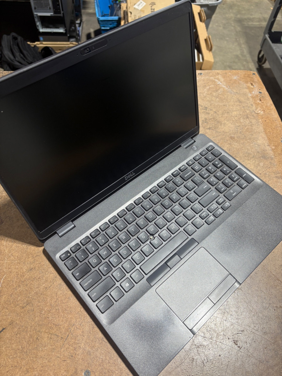 Dell Latitude 5500 15.6″ Laptop i5-8365U 16GB RAM 256GB SSD FHD | No Charger/OS