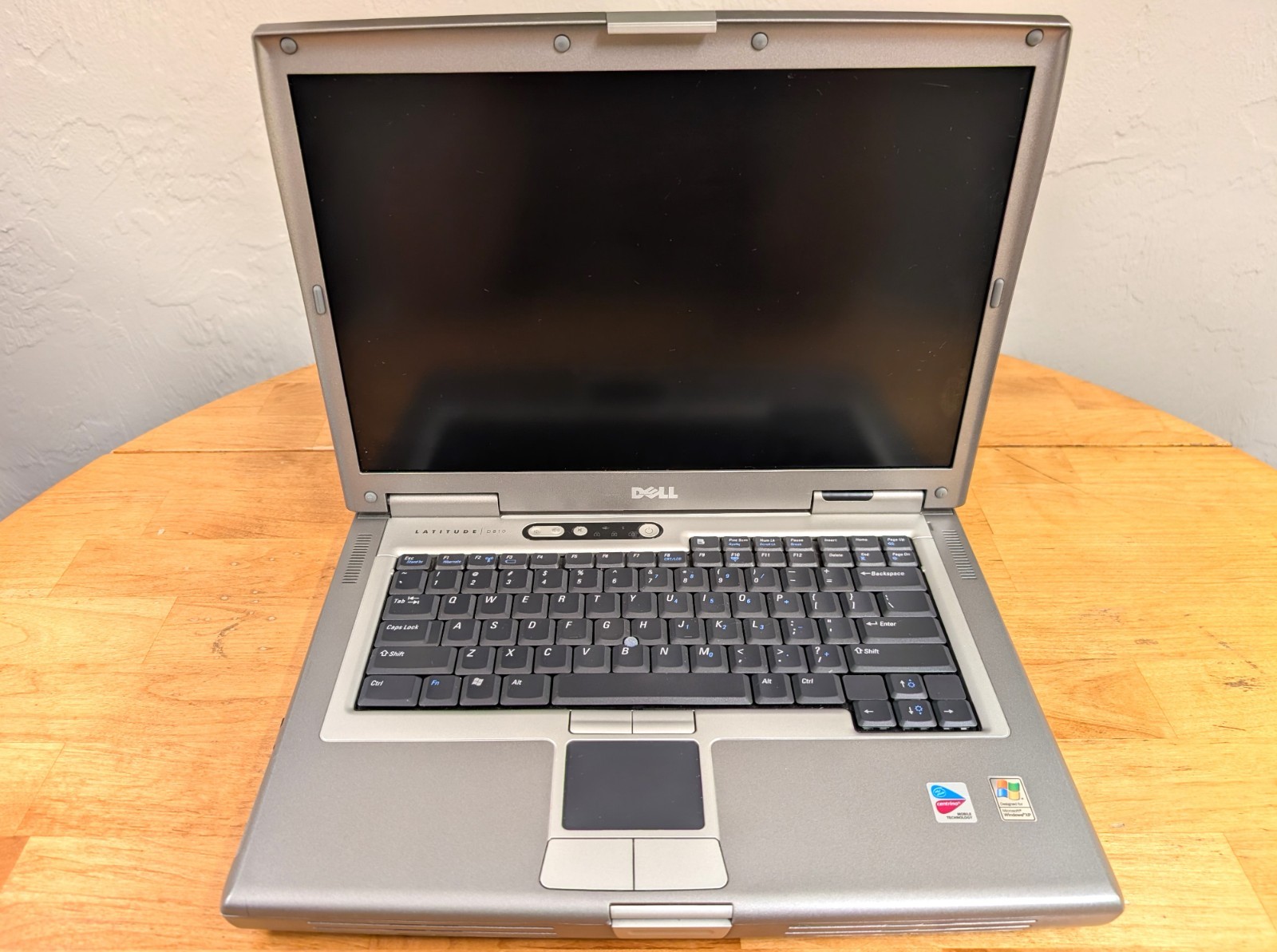 Dell Latitude D810 Pentium M 2.13Ghz 2GB 60GB Windows XP Pro – Complete