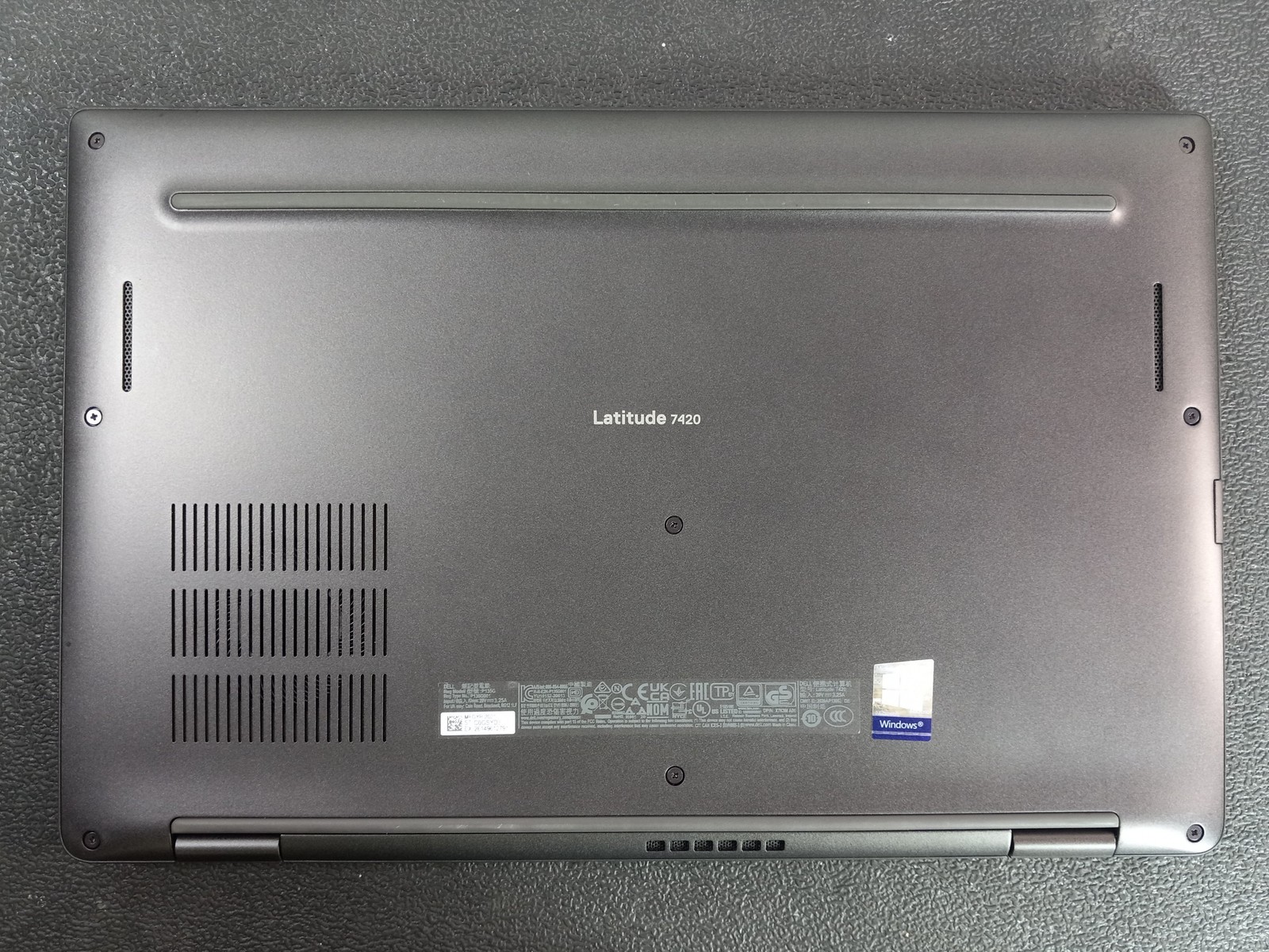 Dell Latitude 7420 14″ i5-1135G7 8GB 256GB SSD FHD Laptop w Adapter Win11 READ