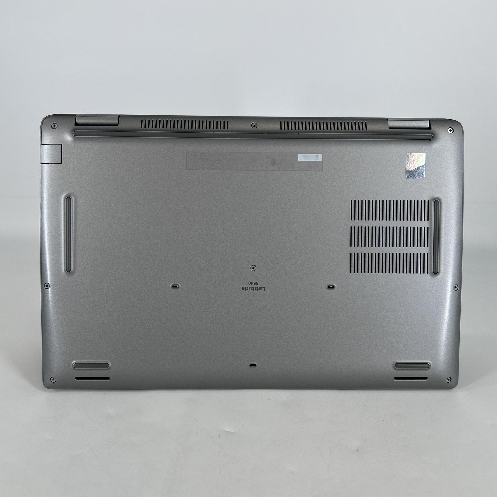 Dell Latitude 5540 15.6 FHD 1.9GHz i7-1370P 16GB 512GB SSD Very Good WHITE SPOTS