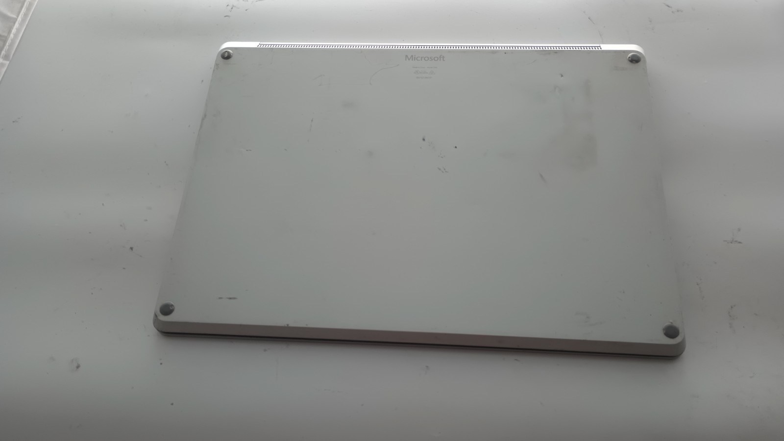 12033 Surface Laptop.(No charger!!) i7-7660U.8GB.256GB SSD.13.3″ 2K Touch.W11