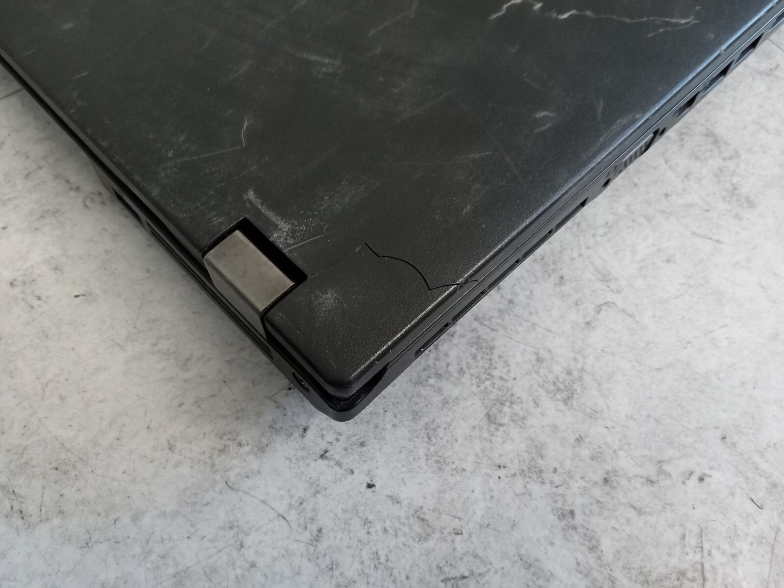 Lenovo Thinkpad L440 14″ Laptop Intel Core i5 4GB RAM – BAD HINGE – READ -RR