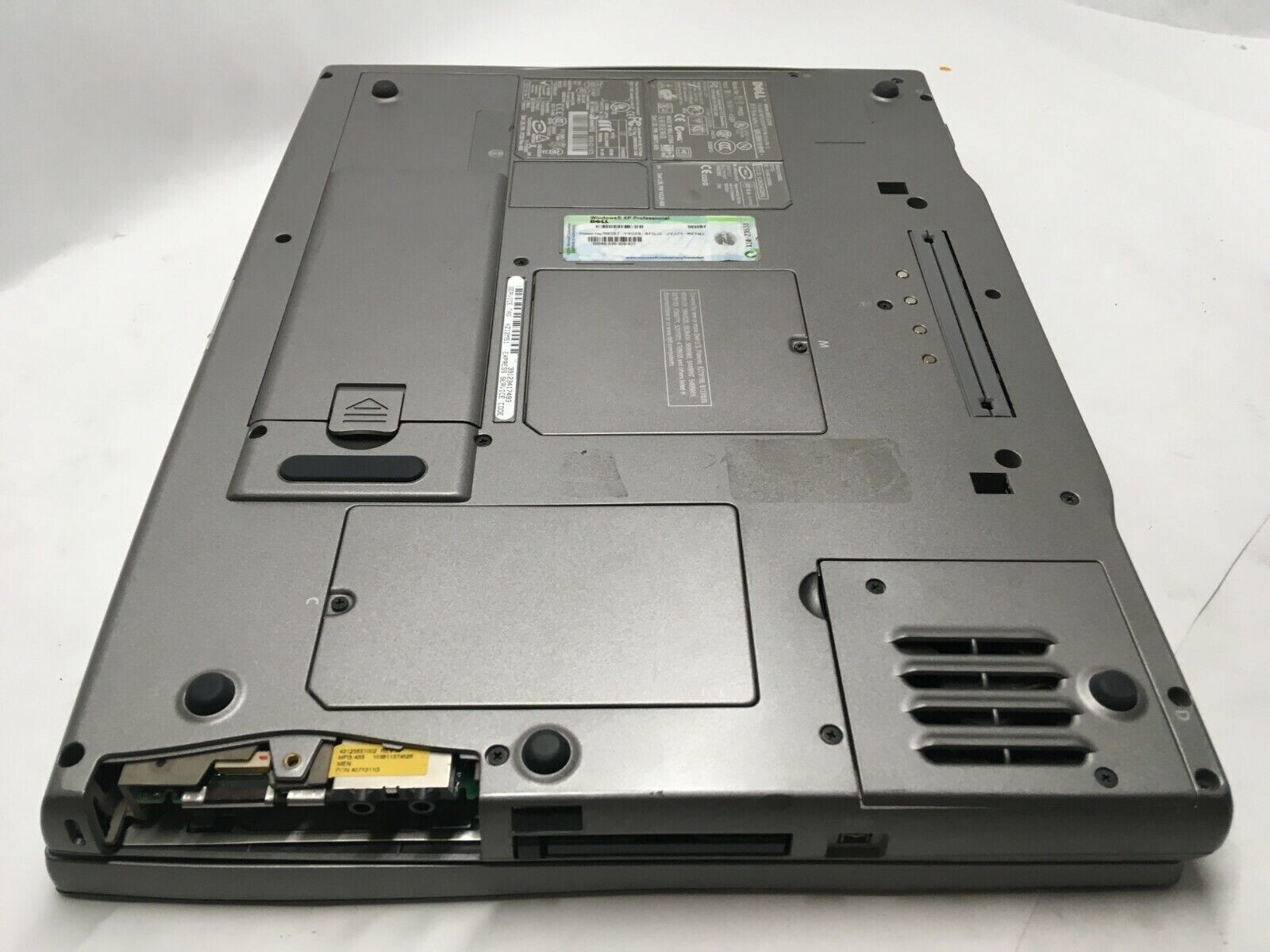Dell Latitude D800 Intel Pentium M 1.70 GHz 512MB RAM Bad Battery No HDD No OS