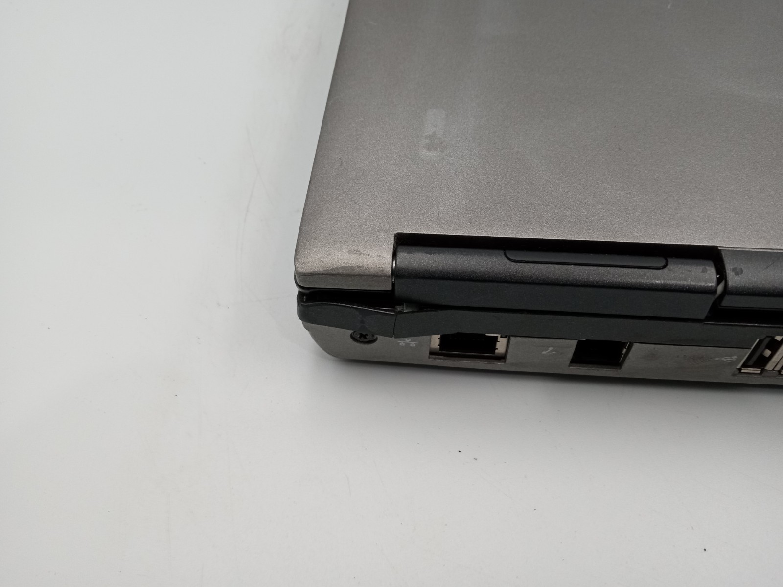 Dell Latitude D620 14″ Laptop Intel Core 2 Duo 2GB RAM 80GB XP RS232 *C-GRADE*