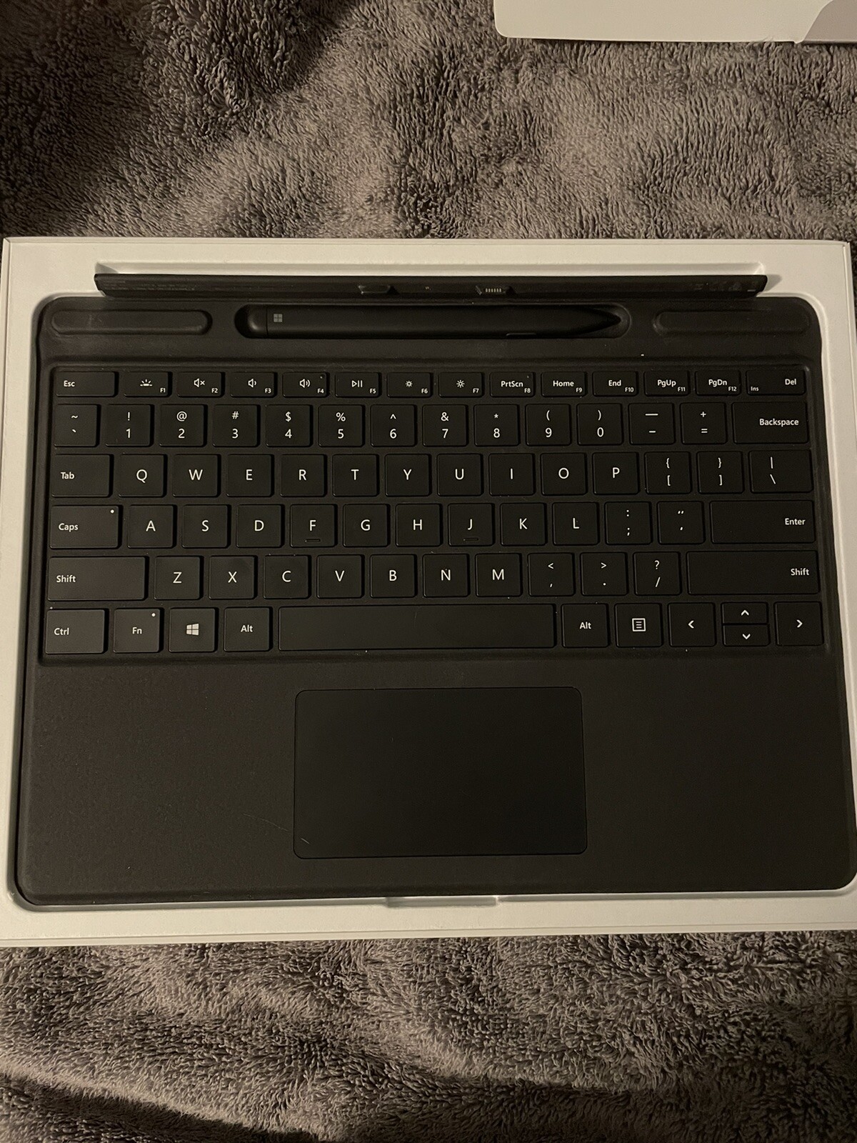 Microsoft Surface Pro X 13″ (512GB SSD, Microsoft SQ1, 3.00 GHz, 16 GB)…