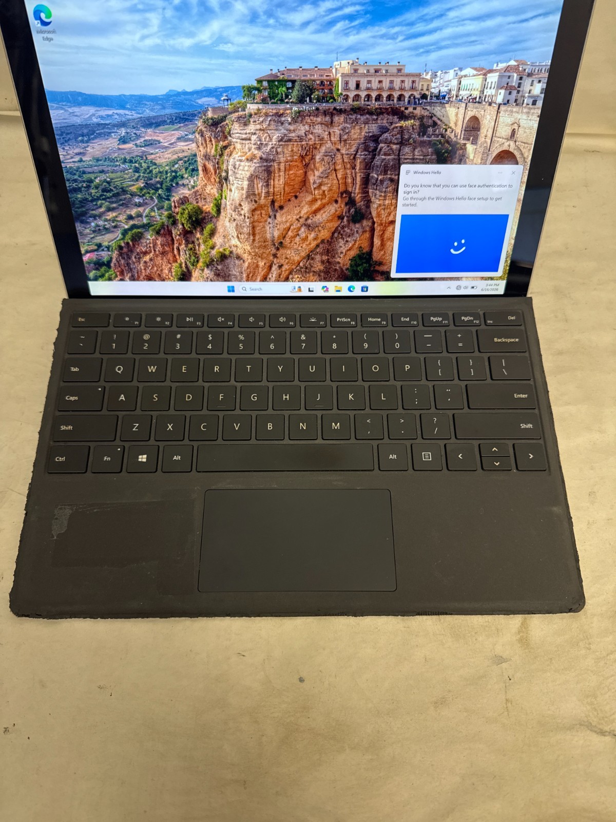 Surface Pro 6 Intel i5-8350U 1.70GHz 8GB RAM 128GB M.2 Win 11 Pro
