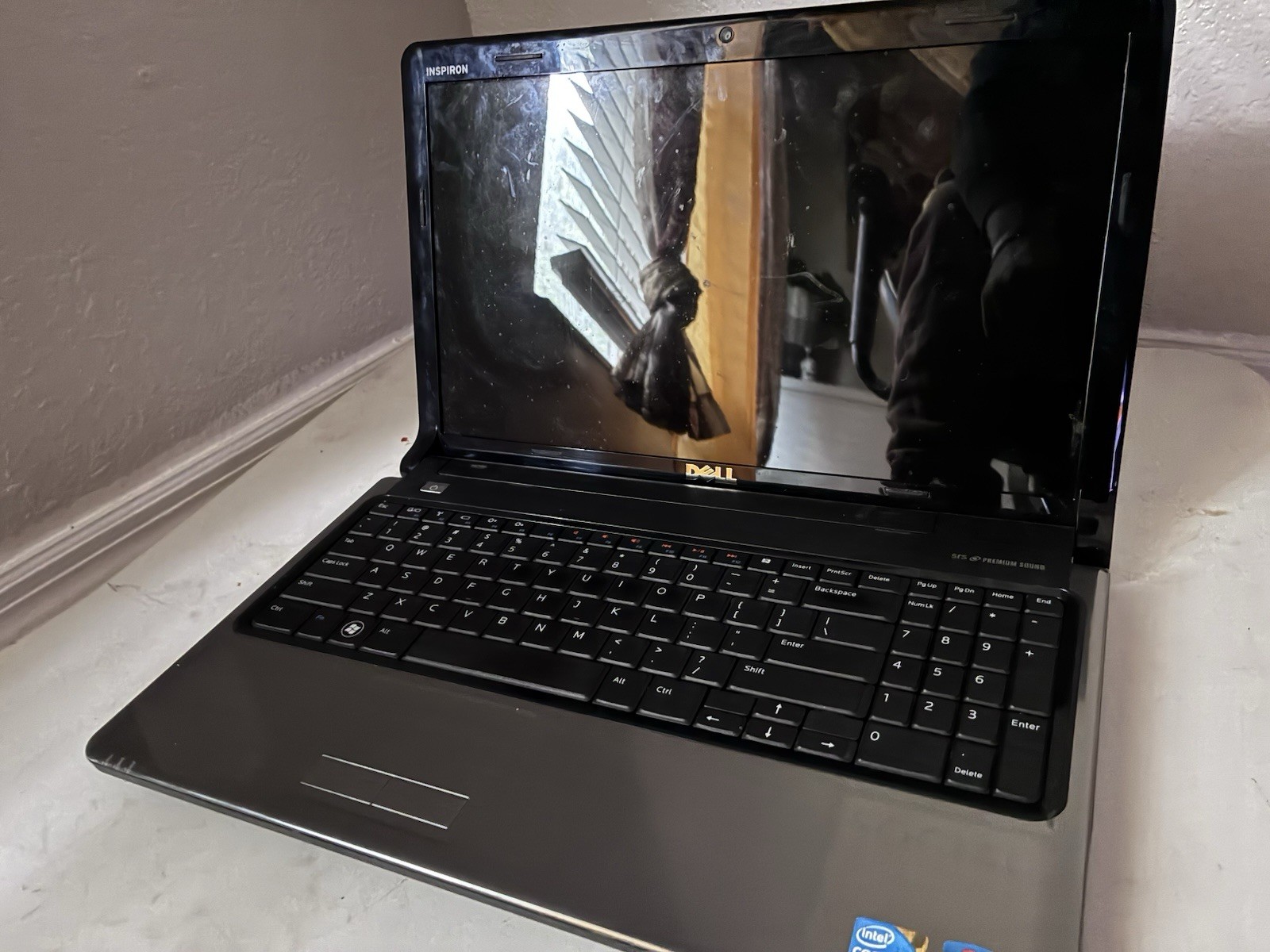 Dell 3520 Notebook/Laptop 15.6 in Black- 4R6NG