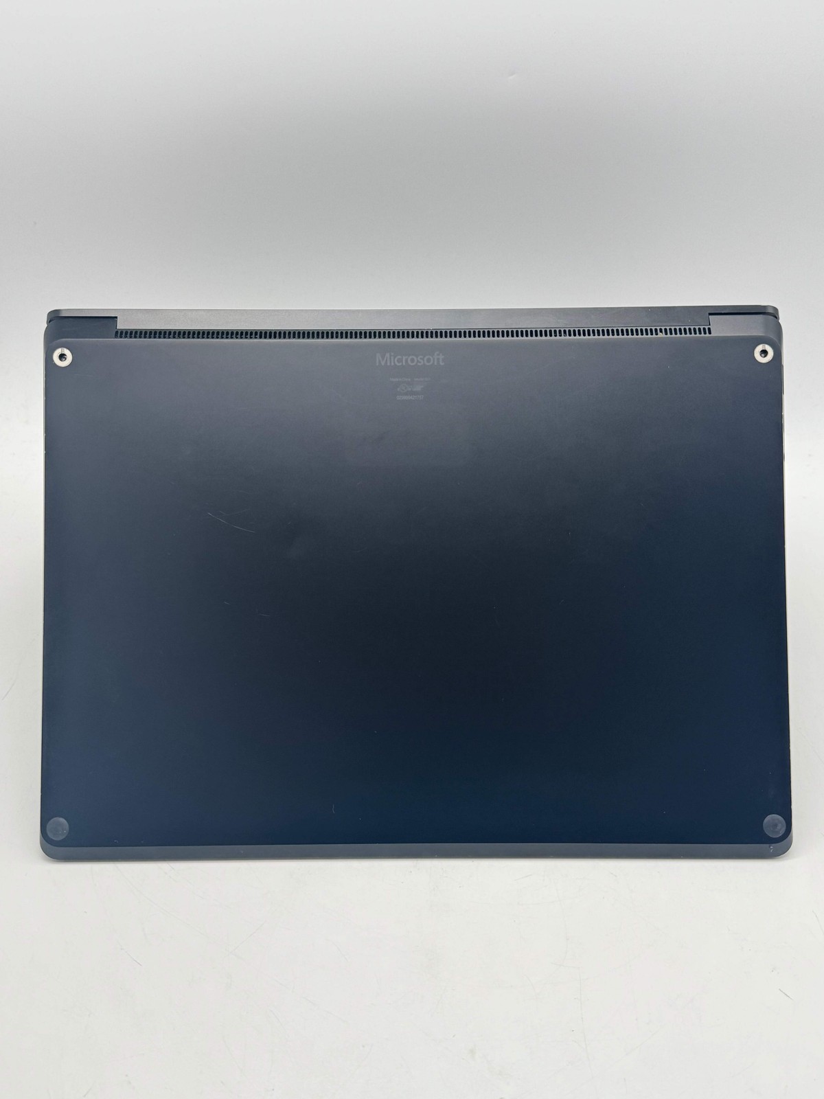 Microsoft Surface Laptop 4 1951 13.5″ Core i7 11th Gen 16GB 256GB Black Used