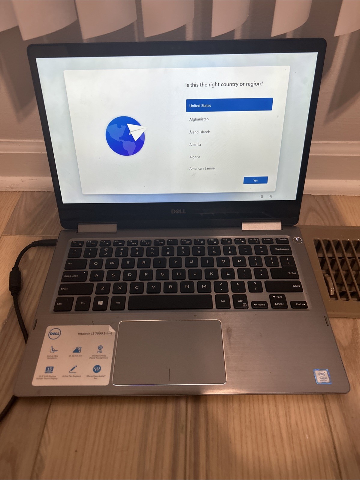 Dell Inspiron 13 7000-13 Laptop Windows 11 512gb SSD 8gb DDR4. NO CHARGER.
