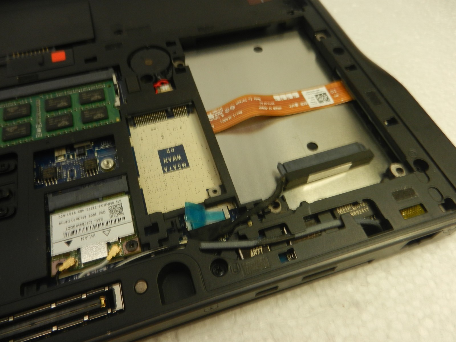 Dell Latitude E7440 CORE i5-4310U @ 2.0GHz / 16GB / NO HDD – MISSING BOTTOM !