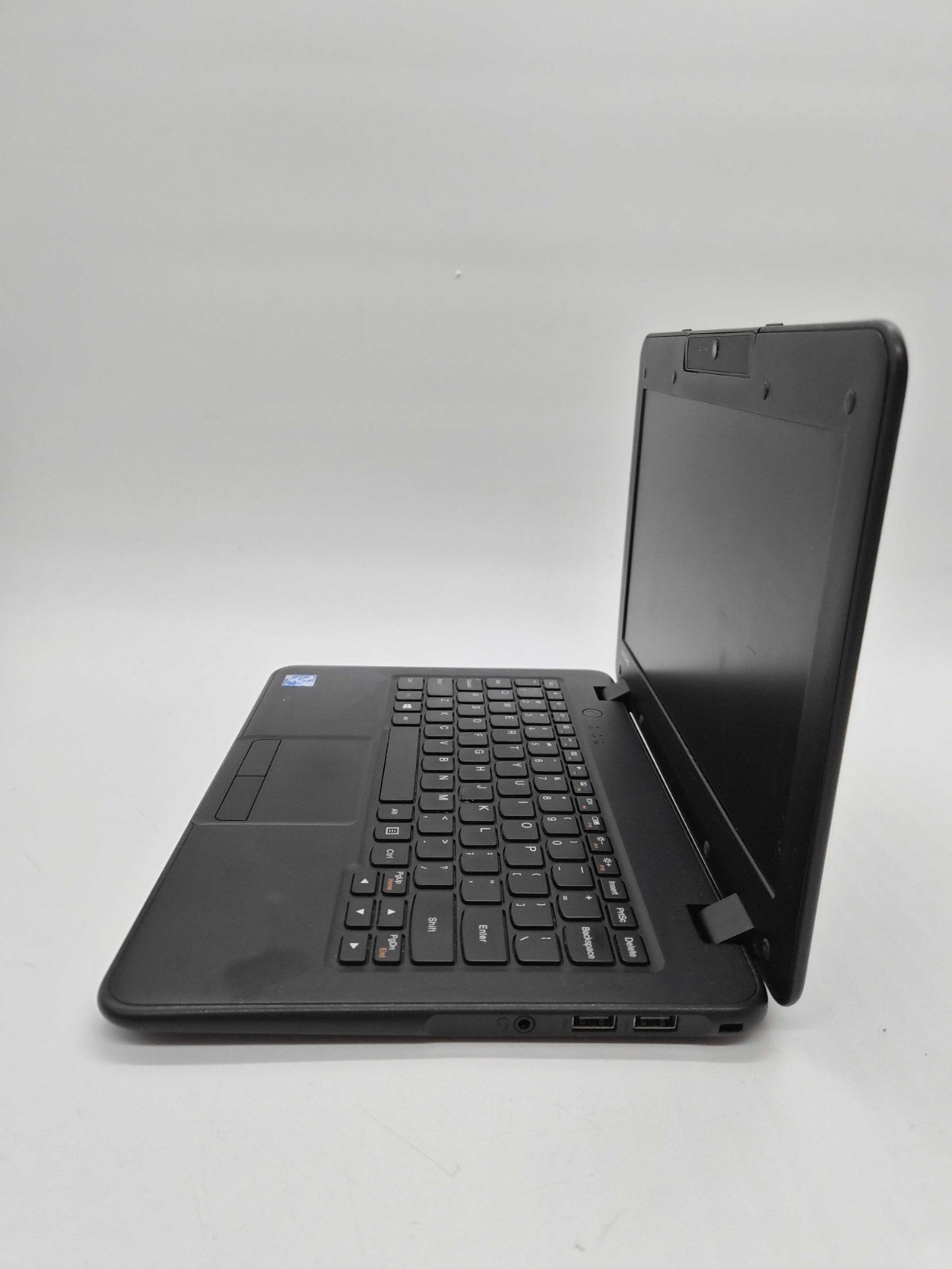 LENOVO N22/ 4GB RAM / INTEL CELERON N3050@ 1.60GHZ / 64 HDD / W10 / WORN KEYS,