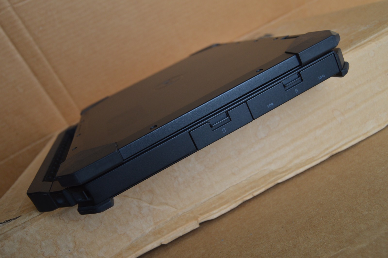 Dell Latitude Rugged 5420 i7-8650U FHD Touch 16GB 1TB RX540 GPS LTE Backlit KB