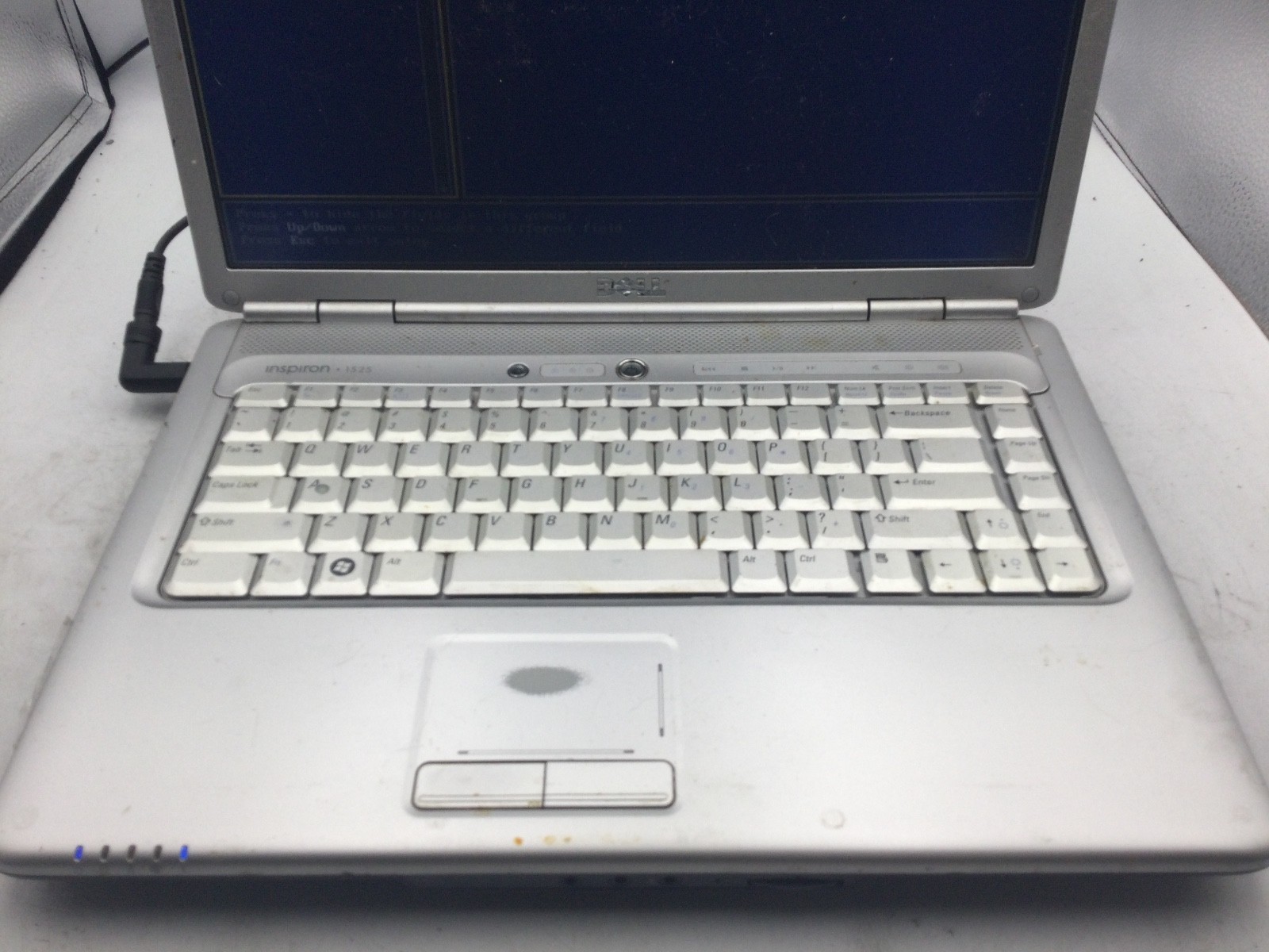DELL INSPIRON 1525 – BOOTS TO BIOS – INTEL PENTIUM – 3GB RAM – 15″ -READ DESC-BB