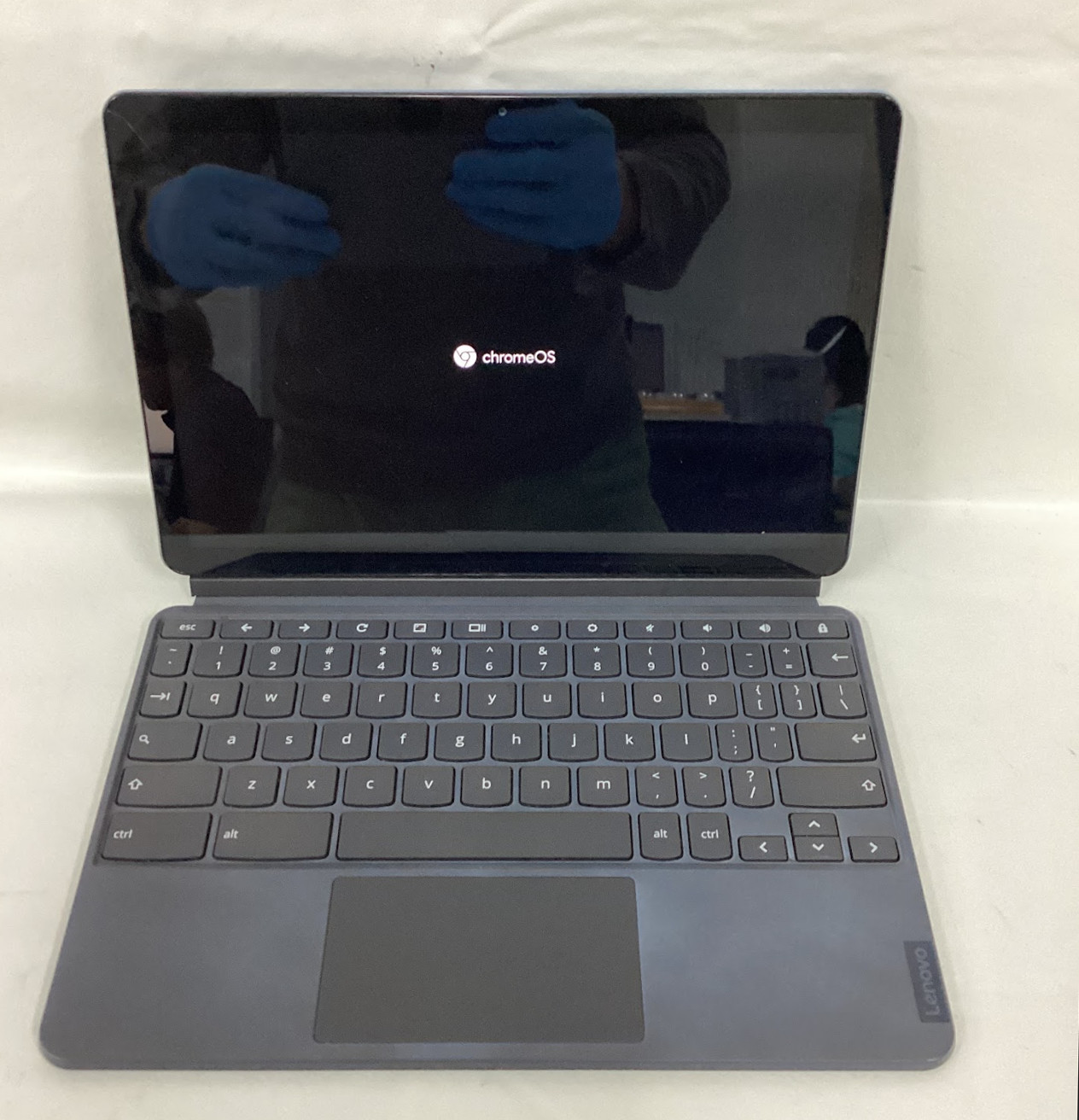 Lenovo IdeaPad Duet Chromebook 10.1″ 2-in-1 4GB 128GB – Cracked Screen/No Adapte