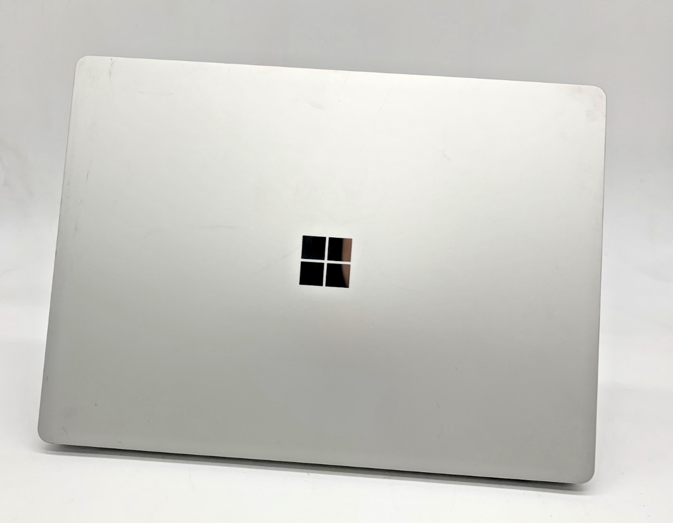Microsoft Surface Laptop 1769 i5-7300U 2.6GHz 256GB SSD 8GB DDR3 Silver C/READ