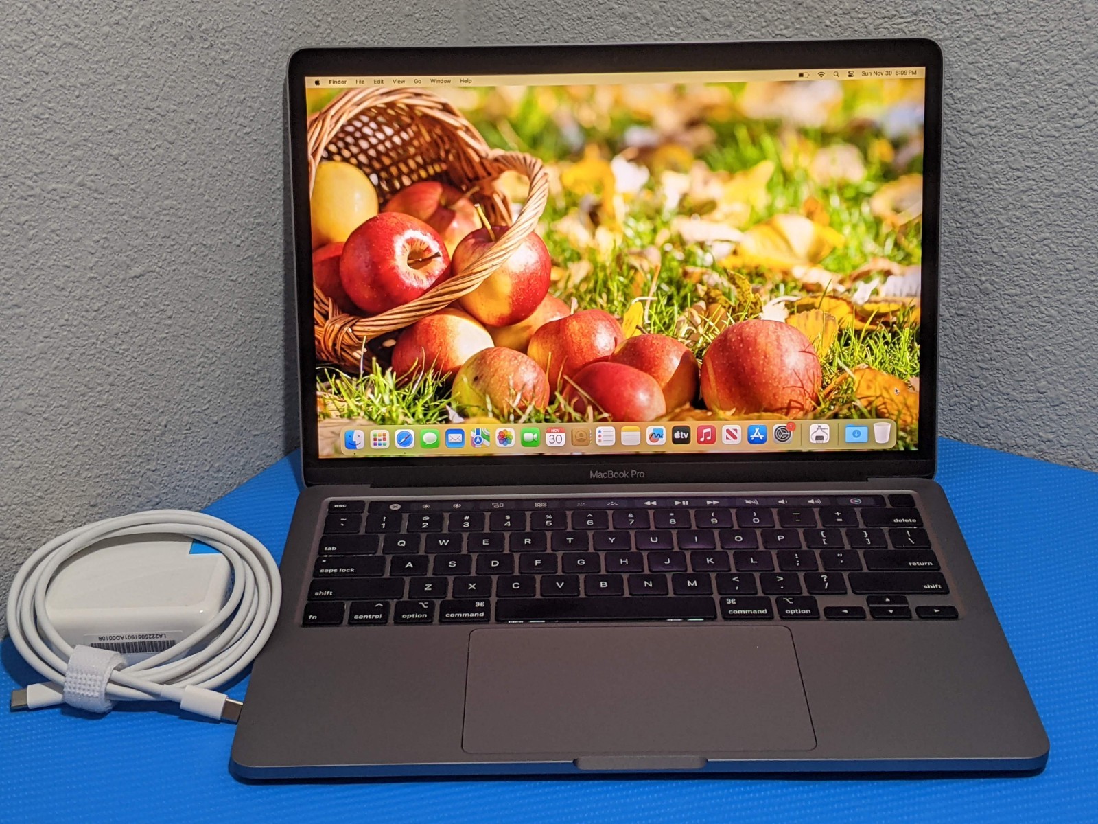 Apple MacBook Pro 13″ A2251 (2020) i5-1038NG7 2GHz 16GB 512GB SSD Sequoia +PA
