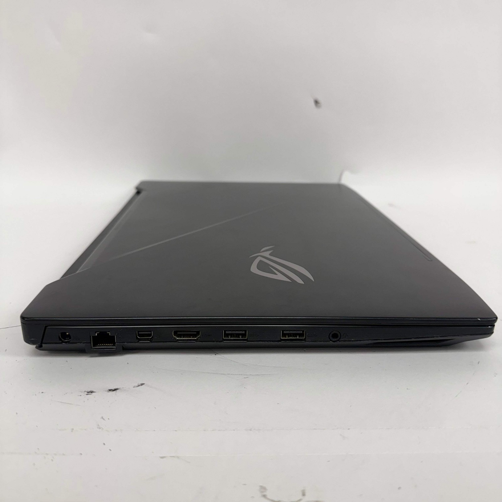 Asus ROG Strix GL503V 15.6″ i7-7700HQ 2.8GHz 16GB RAM 1TB SSD GeForce GTX 1050