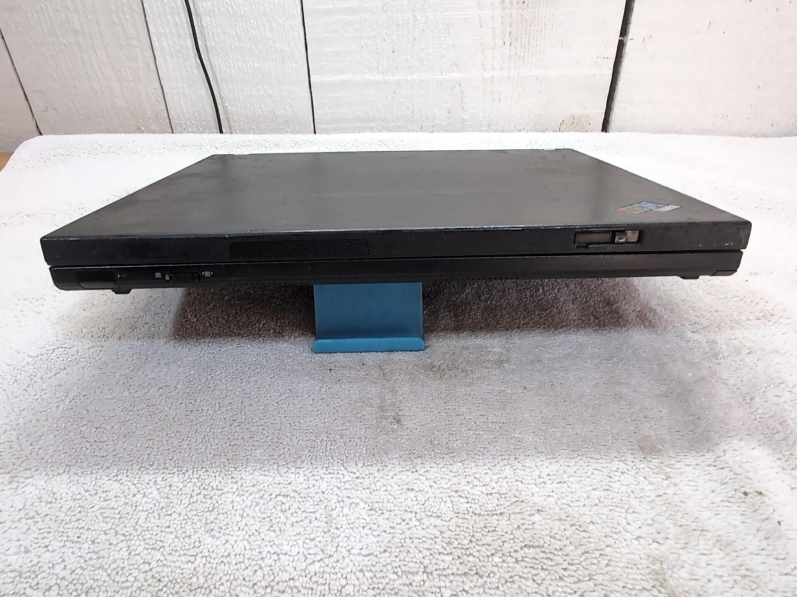 TESTED IBM Thinkpad T60 Laptop Intel 2 Ghz Centrino Duo 2GB RAM Windows XP