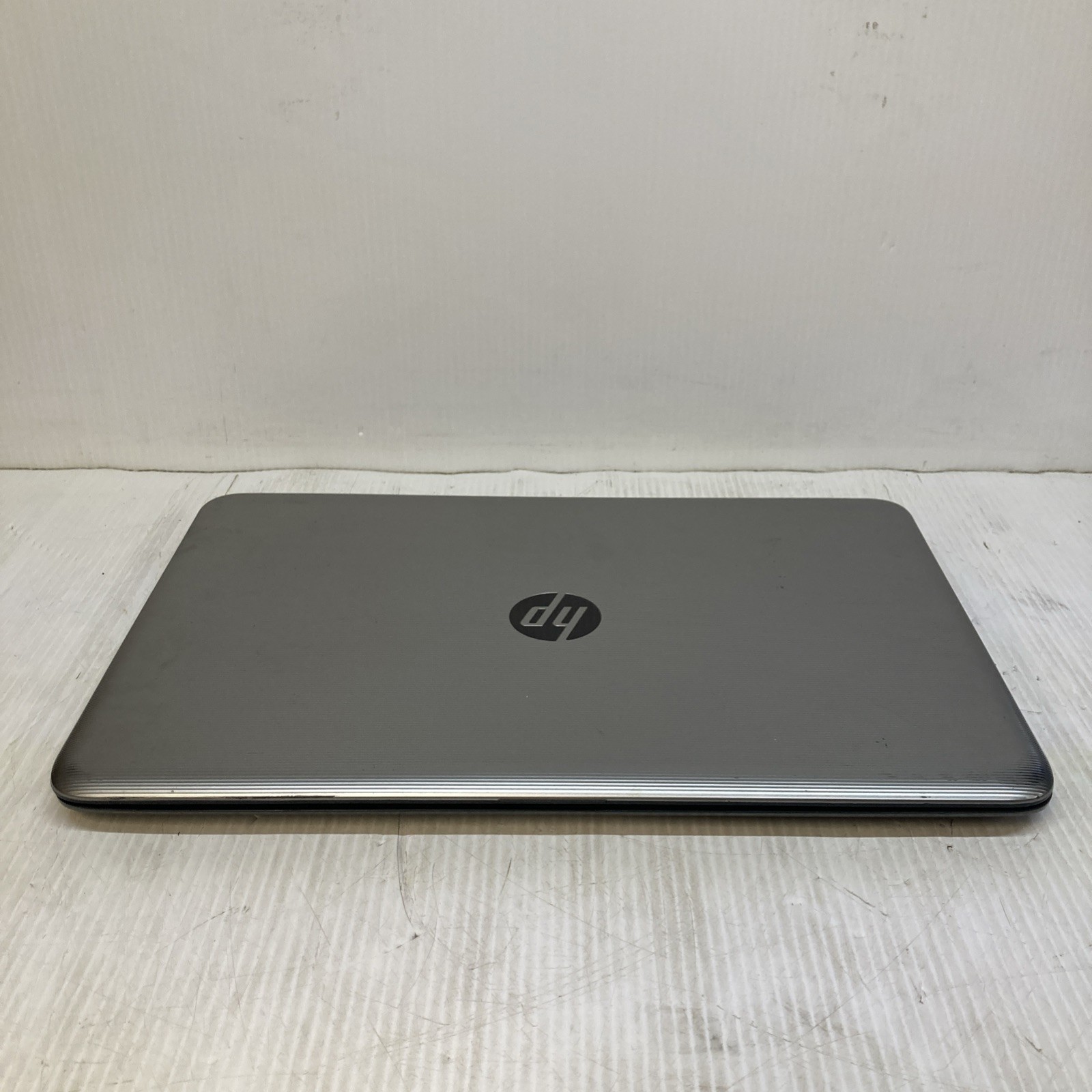 HP Notebook 15 Intel Core i3-6100U 2.3GHz no RAM/ HDD boot to BIOS