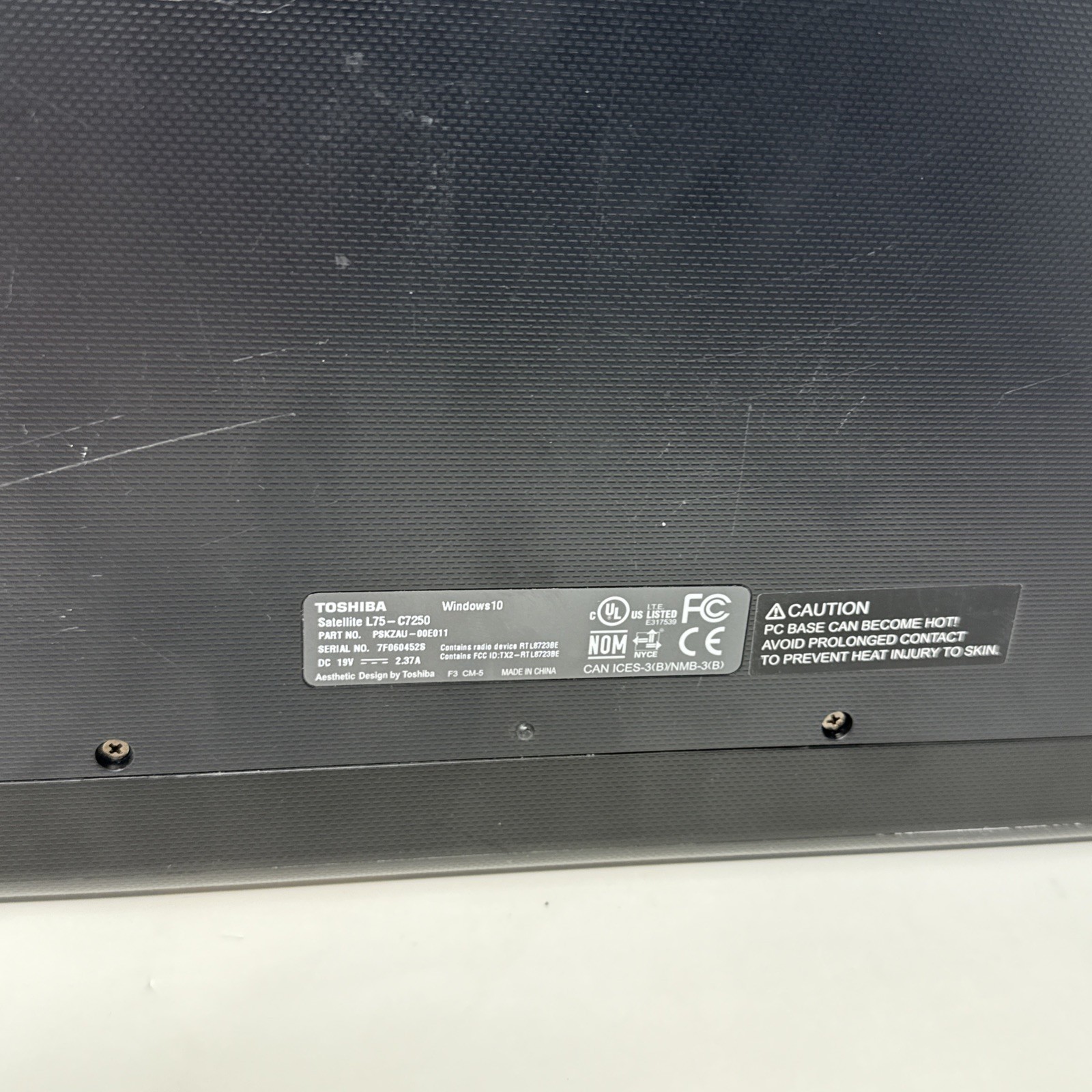 Toshiba Satellite L75-C7136 Laptop – For Parts Only