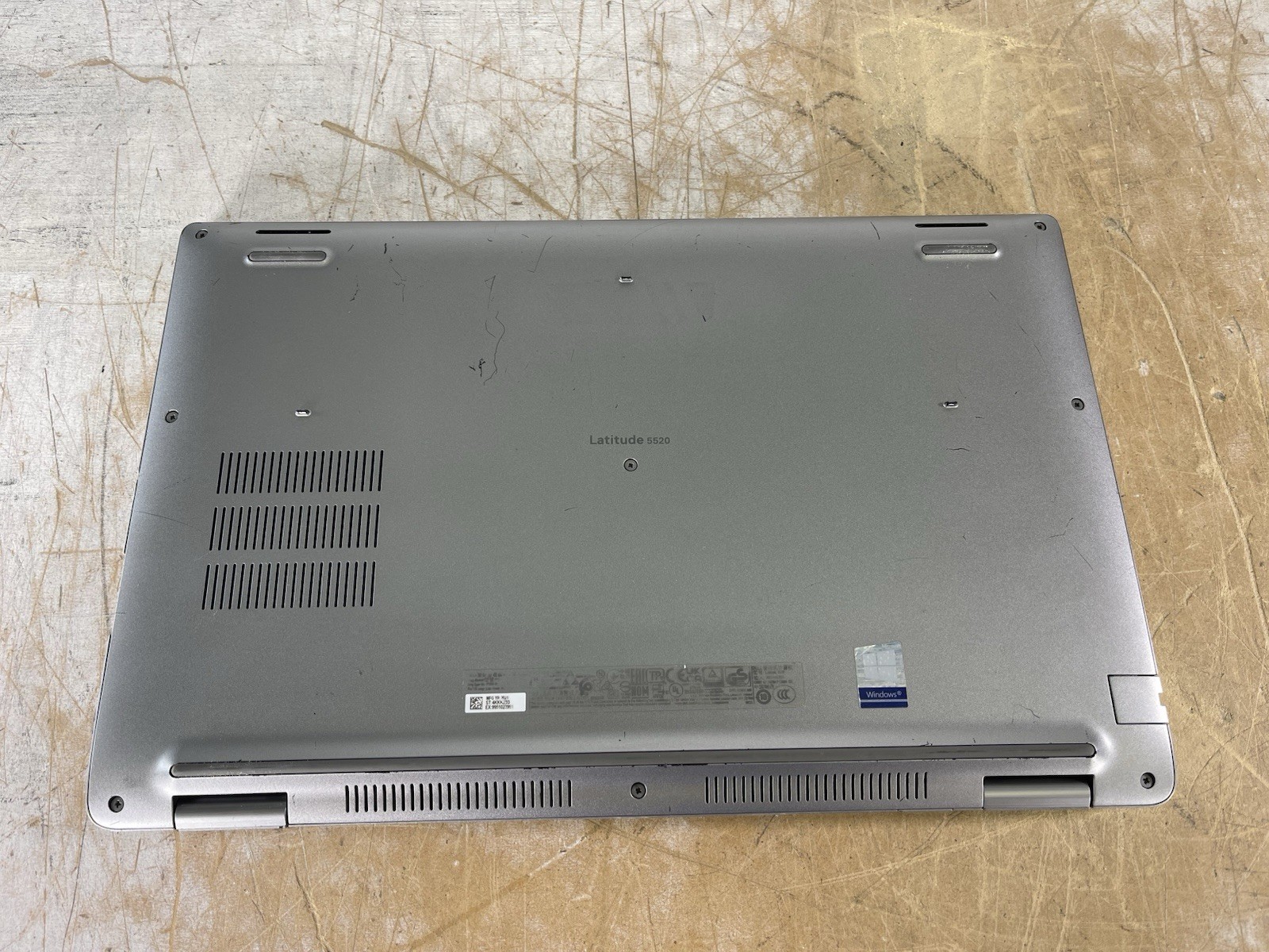 DELL LATITUDE 5520 i5-1135G7 @ 2.4GHz, 4GB RAM, NO HDD/OS
