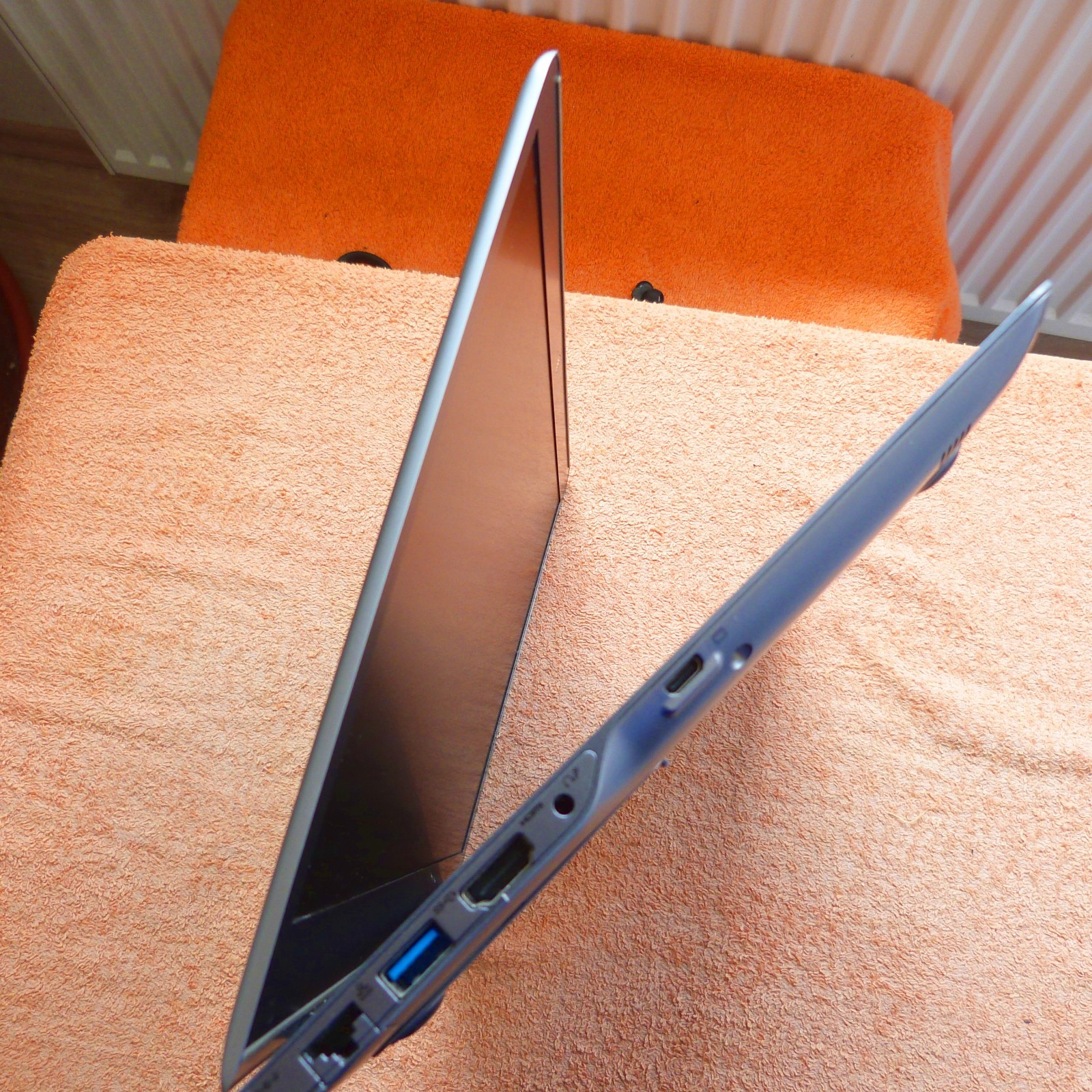 Samsung 530U Business 13″ l METAL ULTRABOOK I 1TB SSD Windows 11 12GB RAM