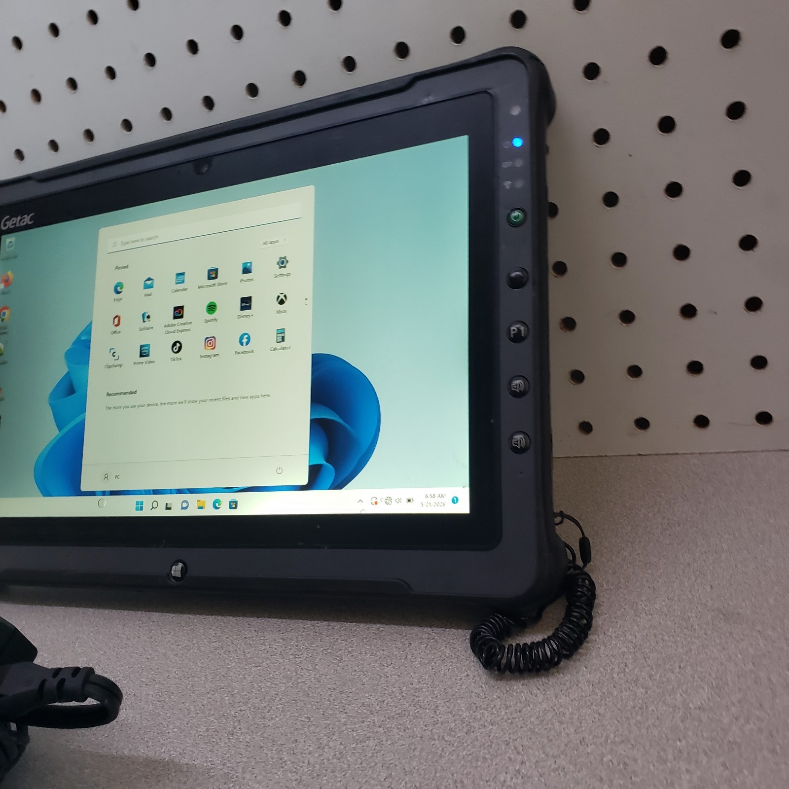 Getac F110 G4 F110G4 7Gen i5-7200U 2.50ghz 4GB,256gb SSD Win10 Rugged tablet