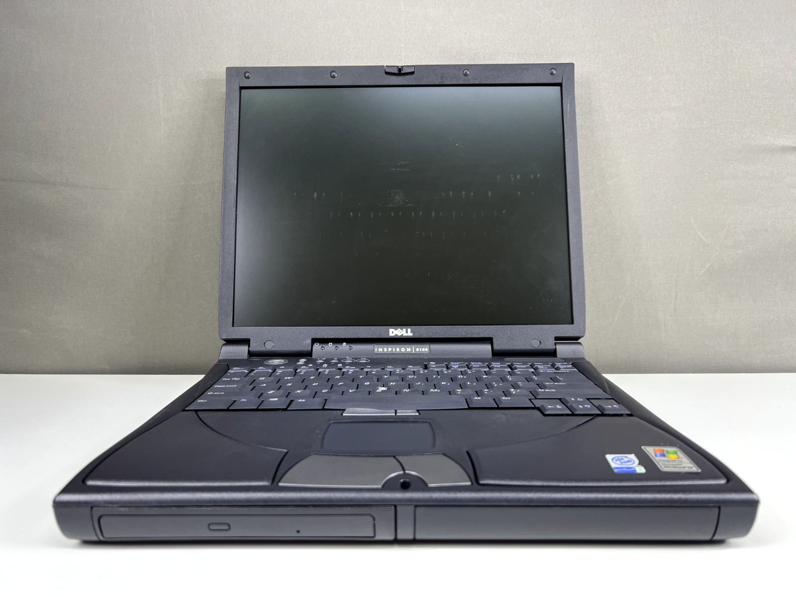 Dell Inspiron 8100 PP01X – 40GB HDD – Powers On No Display Shuts Off For Parts