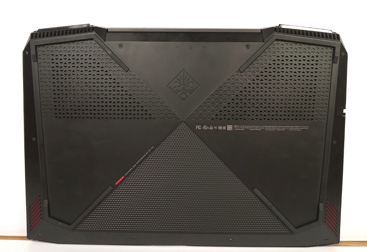 HP Omen 15-ce018dx 15.6″ (256GB SSD, i7 7th Gen, 16GB RAM) – BAD BATTERY, FF OTH