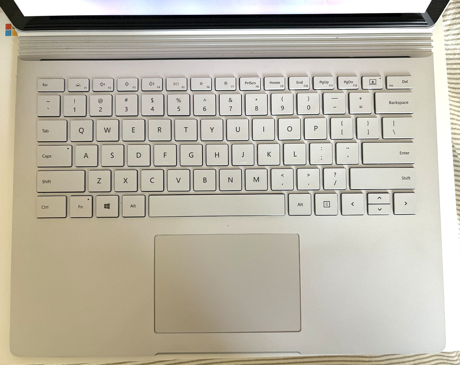 Microsoft Surface Book 3 13.5″ Touchscreen w/ Surface Pen (Intel i7, 256GB SSD)