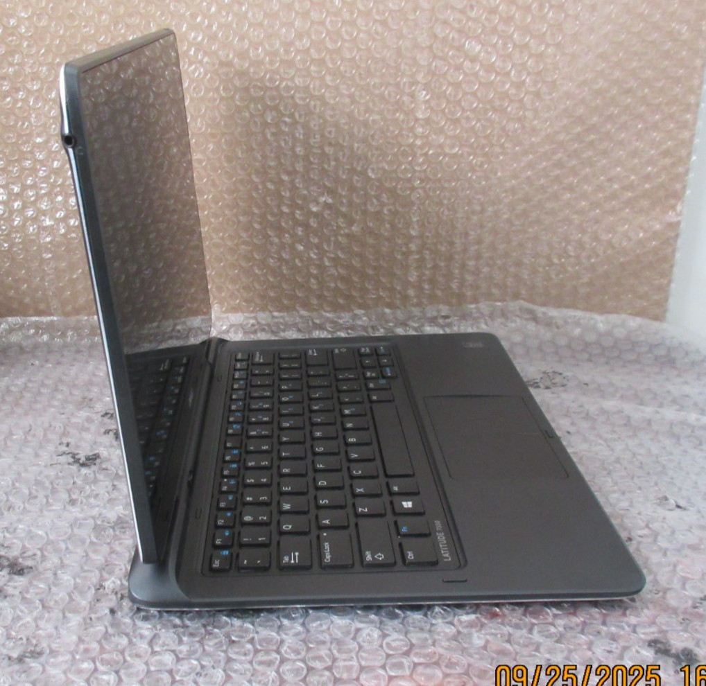 Dell Latitude 7350 TOUCH Core m-5Y71 @ 1.20GHz 8GB RAM 128GB SSD WIN10 LAPTOP.