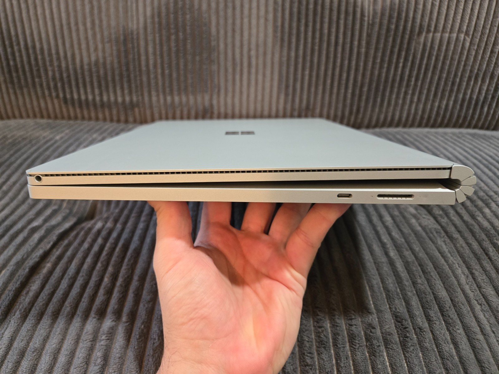 Microsoft Surface Book 3 15″ (256GB SSD, Intel i7-1065G7 GTX 1660 Ti 16GB RAM)