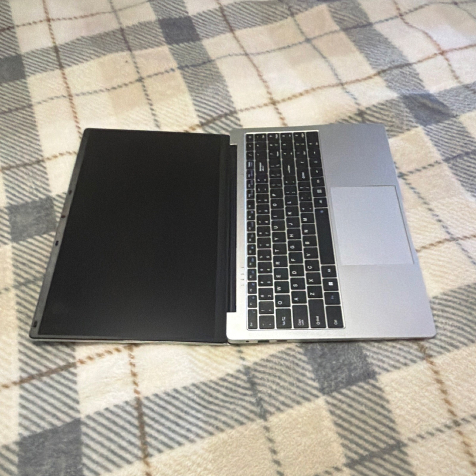 Jumper Silver Notebook Laptop HDMI USB MicroSD Webcam Microphone