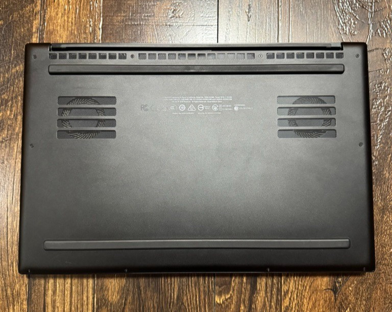 Razer Blade 15 (2018) RZ09-02385 i7-8750H 2.2GHz 16GB RAM 512GB SSD GTX 1060