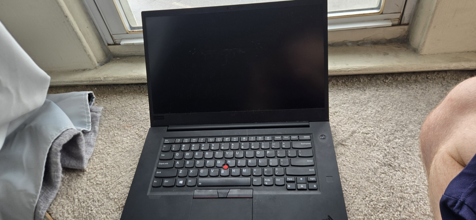 Lenovo ThinkPad P1 Gen 2 15.6″ i7-9850H 16GB Nvidia T2000 4gb vram read desc