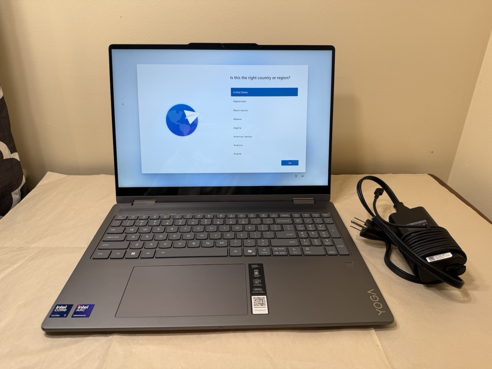 Lenovo Yoga Slim 7i 15.3 QHD+ TOUCH / Intel Core Ultra 7 256V / 16GB / 1TB SSD