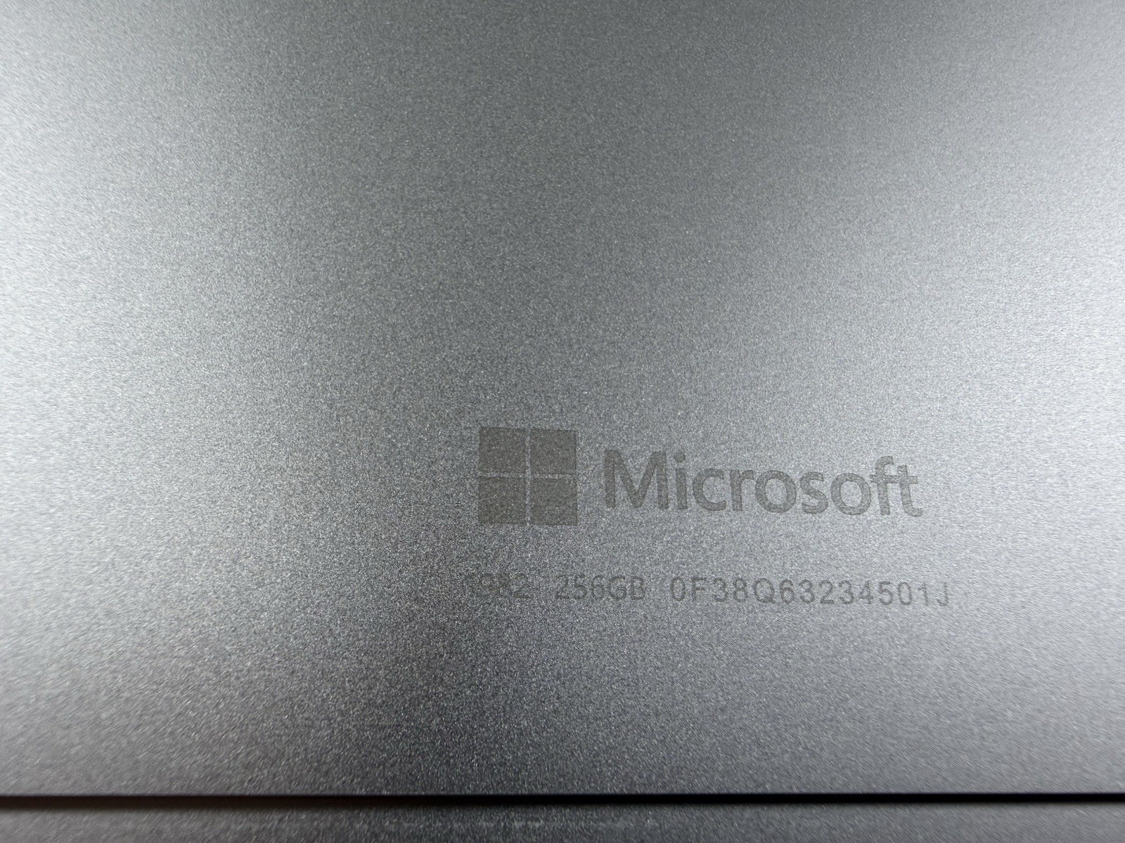 Microsoft Surface Pro 8 (1982) i5-1145G7 – 16GB RAM – 256GB 120Hz – Win 11 Pro