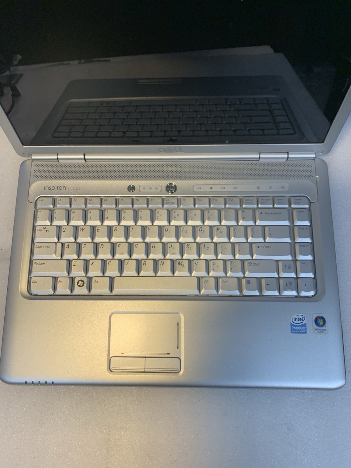 Dell Inspiron 1525 Retro Gaming Laptop 2-core 1.86GHz 2GB (Windows xp Pro sp3)