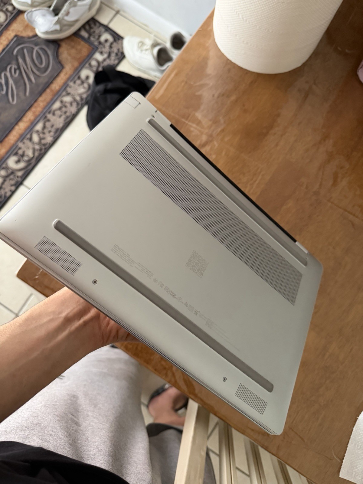 HP OmniBook 5 14″ Snapdragon X Plus 16GB RAM 1TB SSD Glacier Silver Windows 11