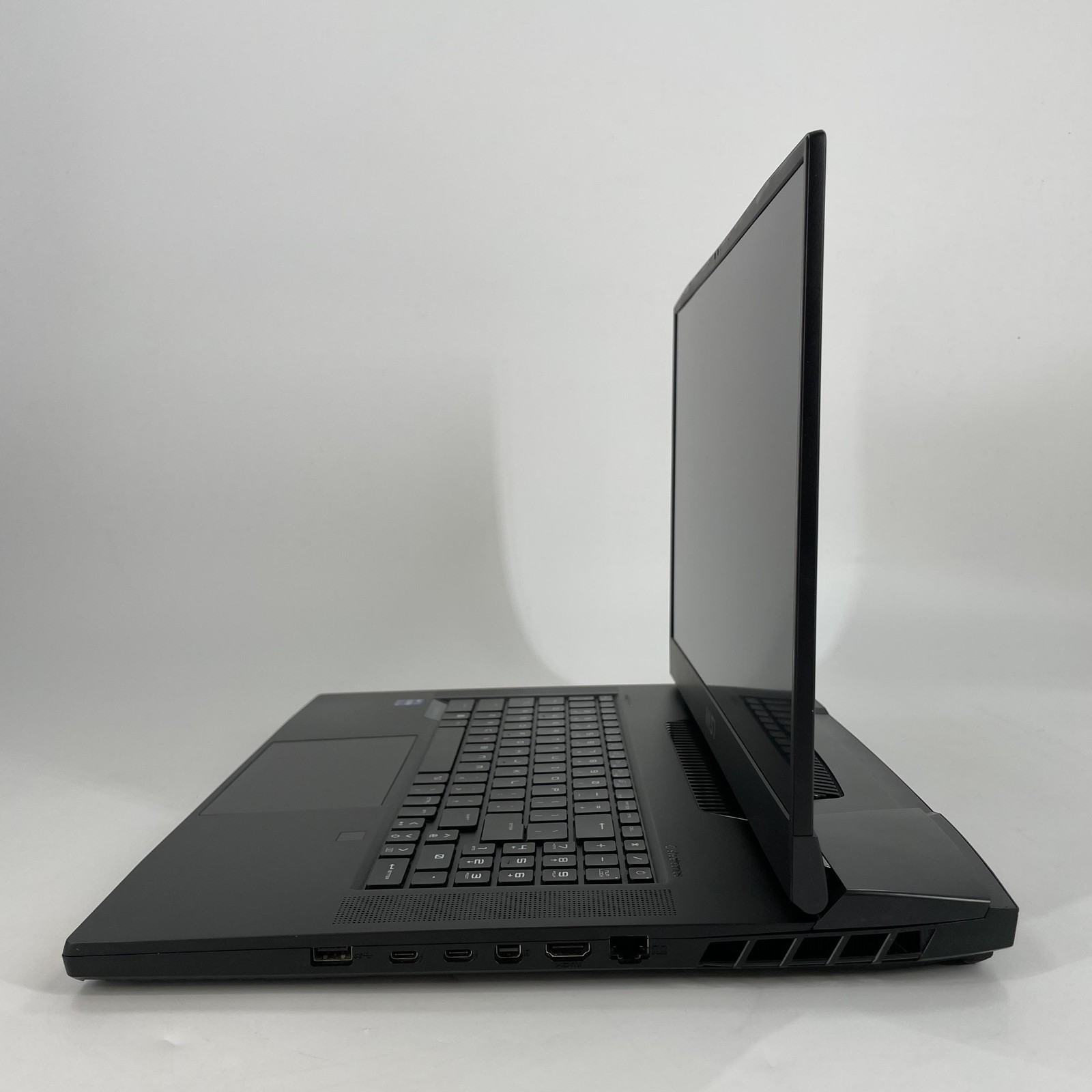MSI Titan GT77 17.3 120Hz 4K 2.3 GHz i9-12900HX 128GB 2TB HDD RTX 3080 Ti