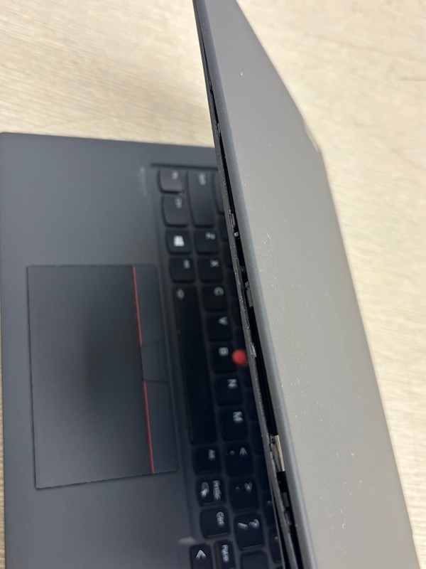 Lenovo ThinkPad X13 Yoga Gen 2 i5-1145G7 16GB 256GB SSD W11P -screen bezel issue